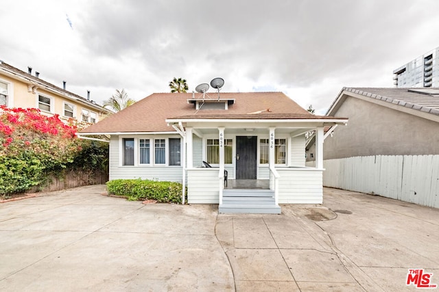 view of front of house with covered porch