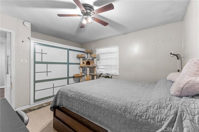 bedroom with ceiling fan