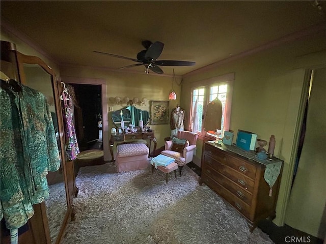 sitting room with ceiling fan