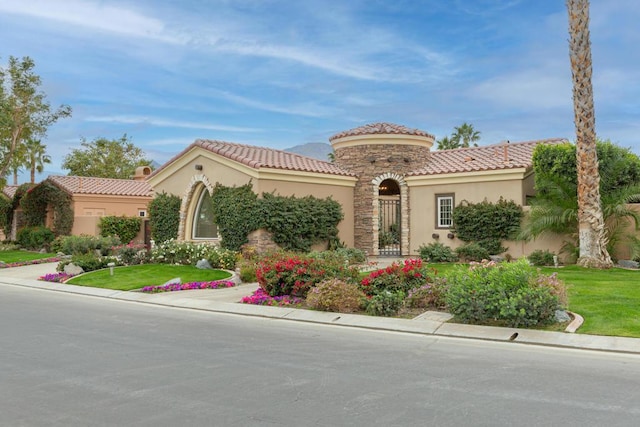 view of mediterranean / spanish-style house