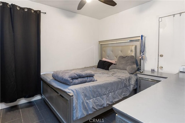 bedroom with ceiling fan