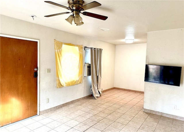 empty room with ceiling fan