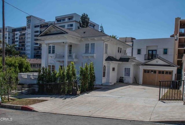 view of front facade with a garage