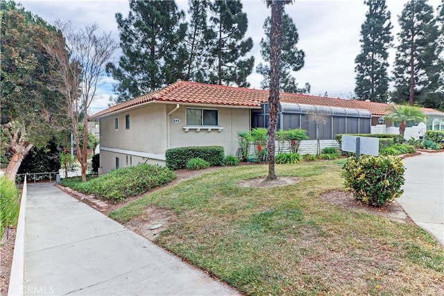 view of front of house with a front yard