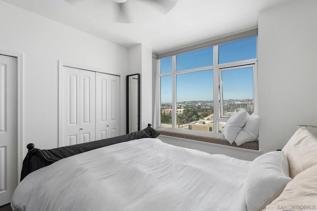 bedroom featuring ceiling fan