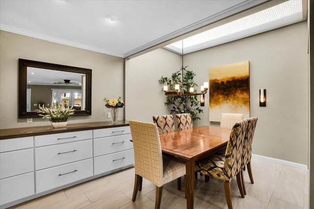 dining area with ornamental molding