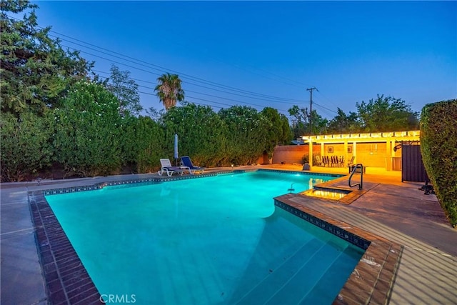 view of swimming pool