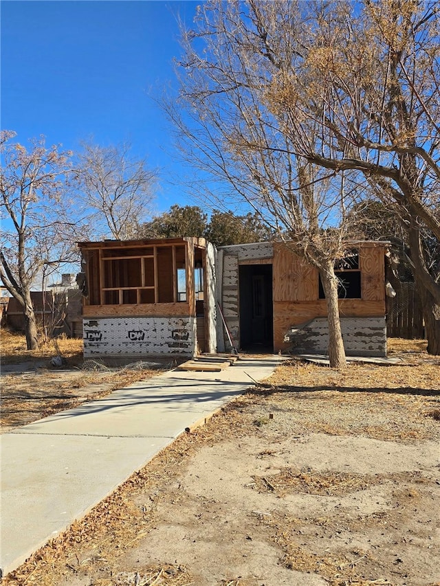 view of front of property