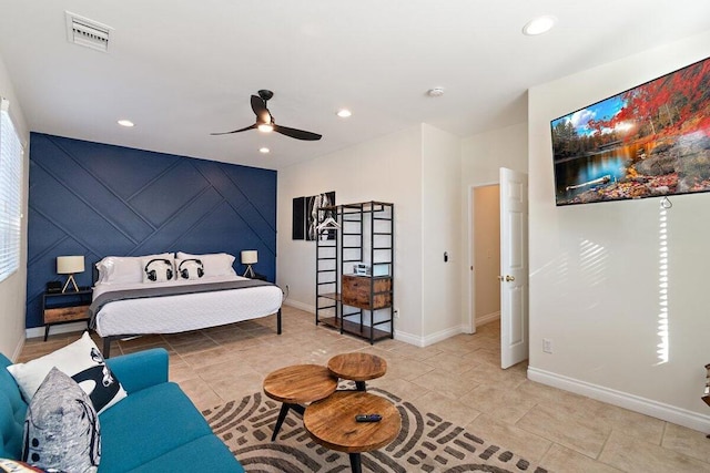 bedroom with ceiling fan