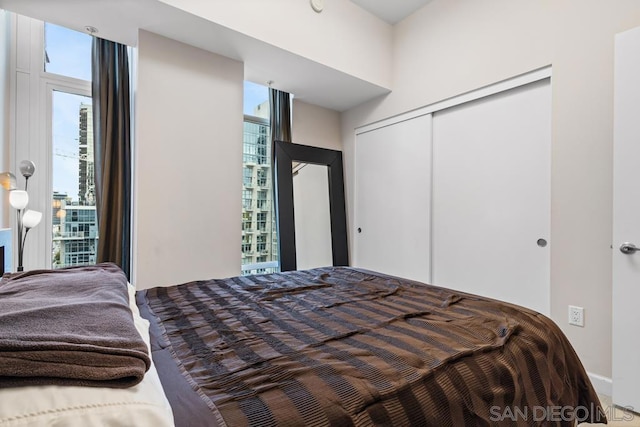 bedroom with a closet