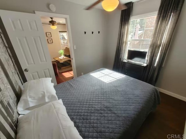 bedroom with ceiling fan