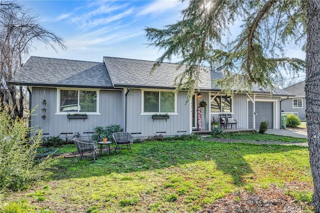 18078 Spyglass Rd, Hidden Valley Lake, CA 95467 - ranch-style house featuring a front yard, driveway, a garage, and roof with shingles