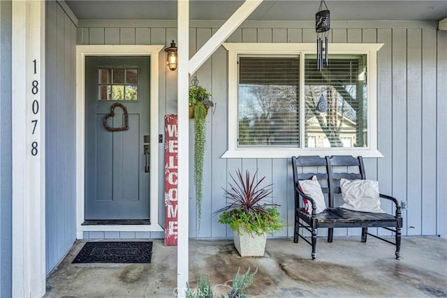 18078 Spyglass Rd, Hidden Valley Lake, CA 95467 - entrance to property featuring a porch