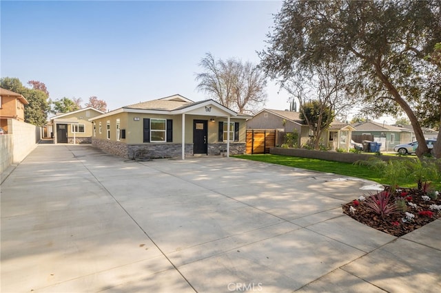 view of front of property