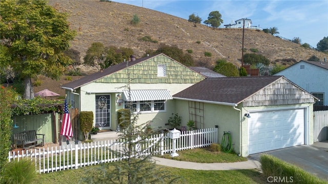 view of front facade with a garage