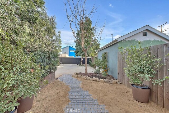 view of yard with a patio area