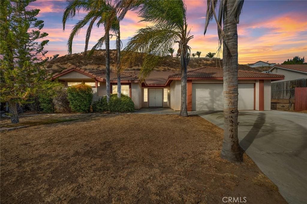 view of front of house with a garage