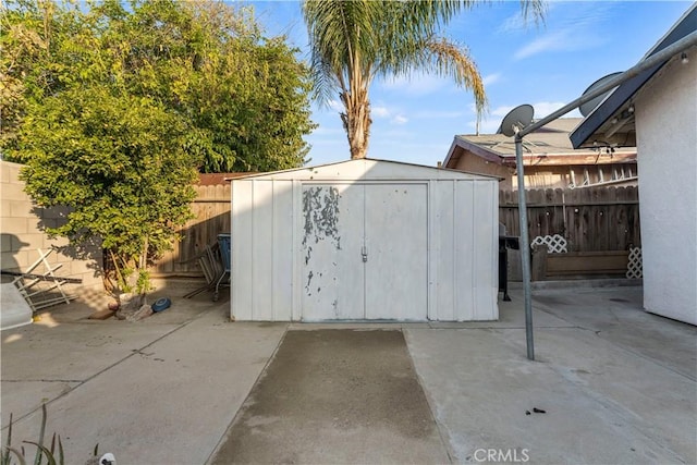 view of outbuilding