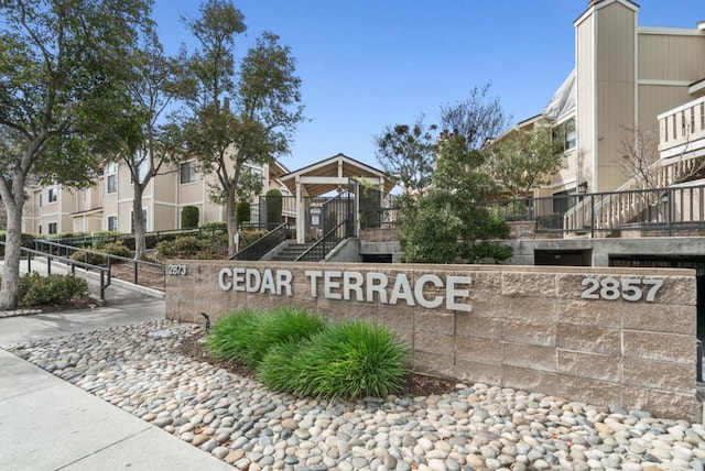 view of community / neighborhood sign