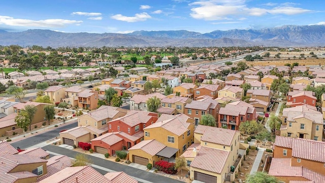 bird's eye view featuring a mountain view