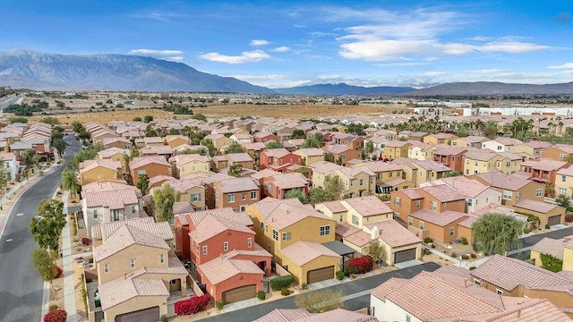 bird's eye view with a mountain view