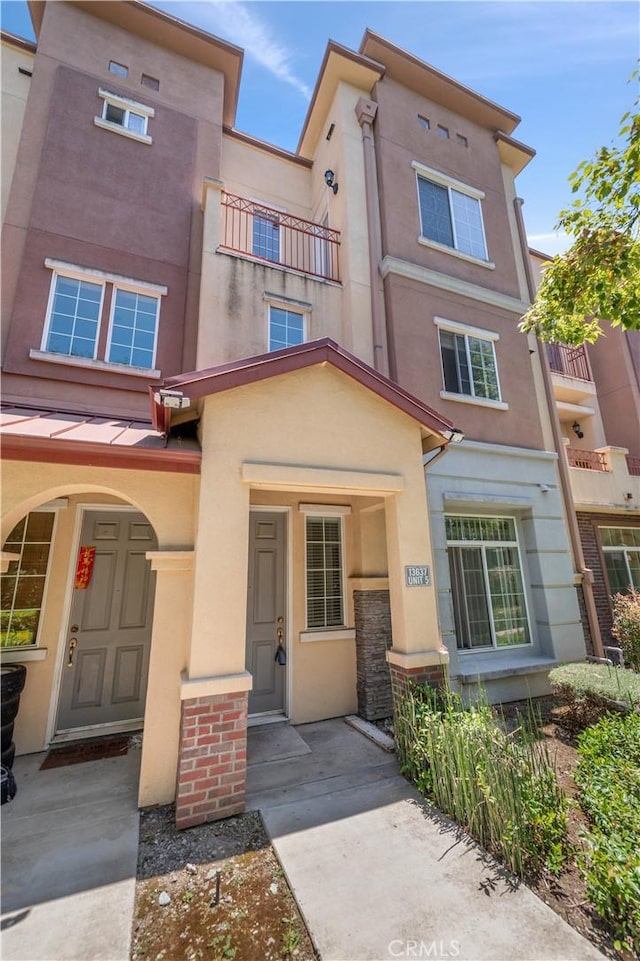 view of townhome / multi-family property