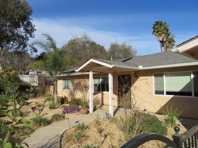 view of front of property