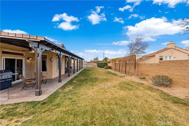 view of yard featuring a patio area