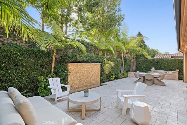 view of patio featuring an outdoor hangout area