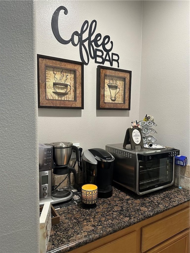 5721 Canfield Way, Chino Hills, CA 91709 - detailed view of a textured wall