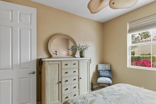 bedroom with ceiling fan