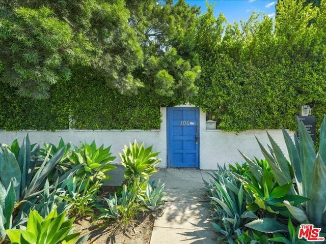 view of entrance to property