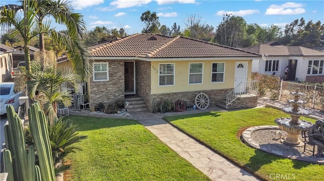 view of front of property with a front yard