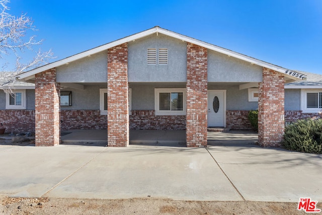 view of front of home