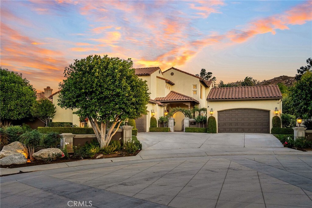 2645 Vista De Victoria, Riverside, CA 92506 - mediterranean / spanish-style home featuring a garage