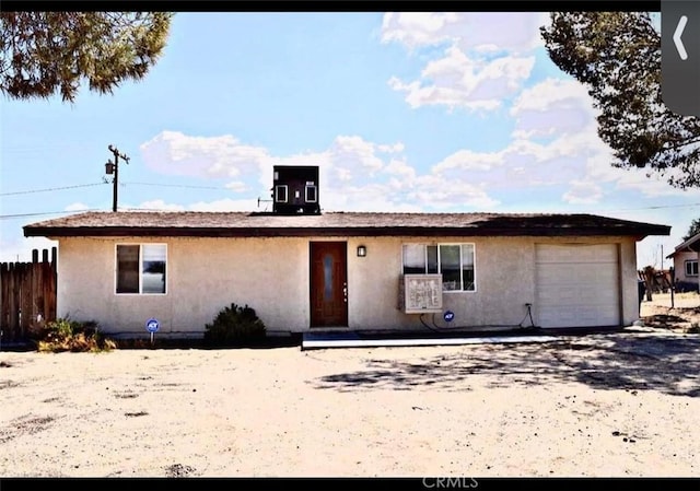 view of front facade featuring a garage