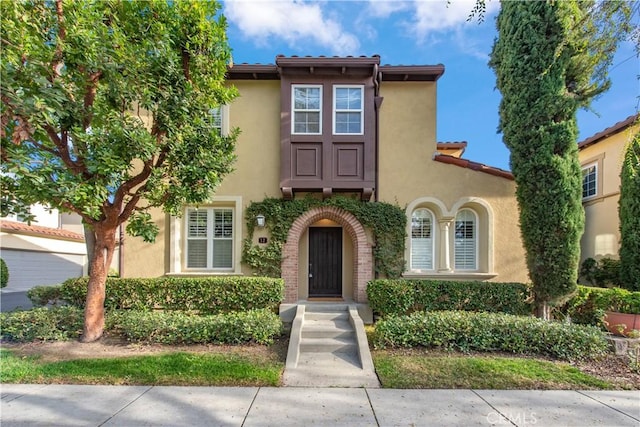 view of mediterranean / spanish-style house