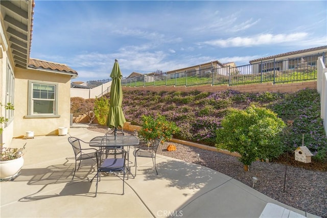 11121 Fourleaf Ct, Corona, CA 92883 - view of patio / terrace with outdoor dining area