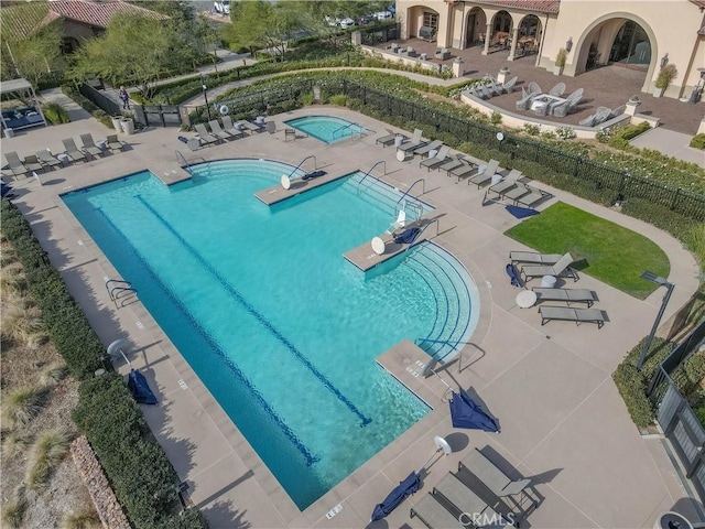11121 Fourleaf Ct, Corona, CA 92883 - community pool with a hot tub and a patio