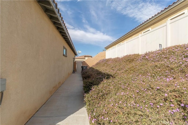 11121 Fourleaf Ct, Corona, CA 92883 - view of yard