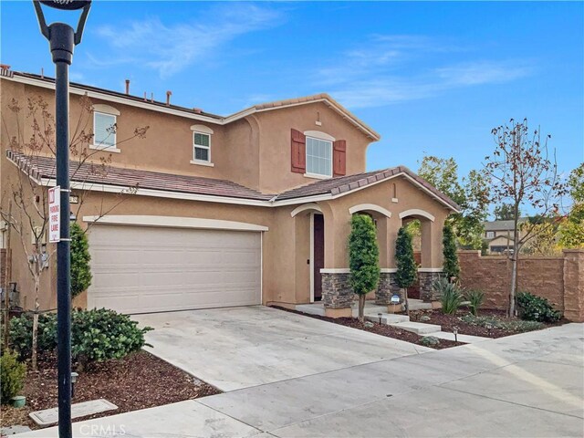 view of front of house featuring a garage