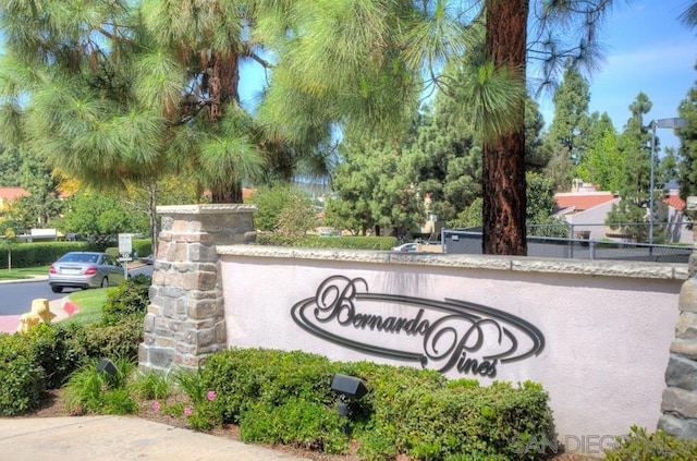 view of community / neighborhood sign