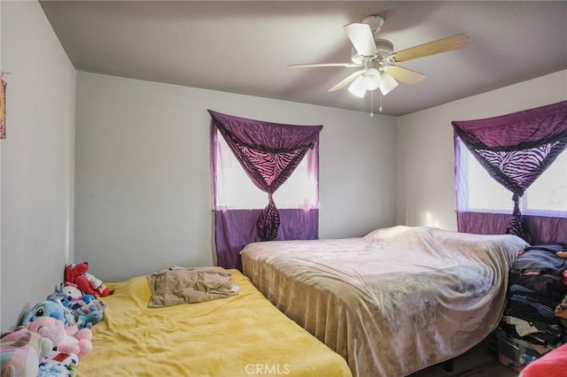 bedroom with ceiling fan