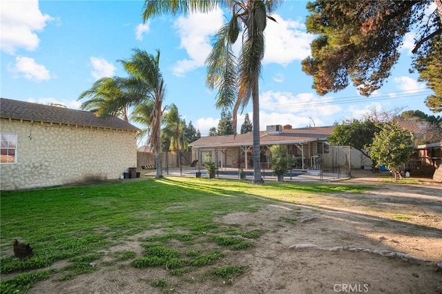 view of yard featuring a patio area