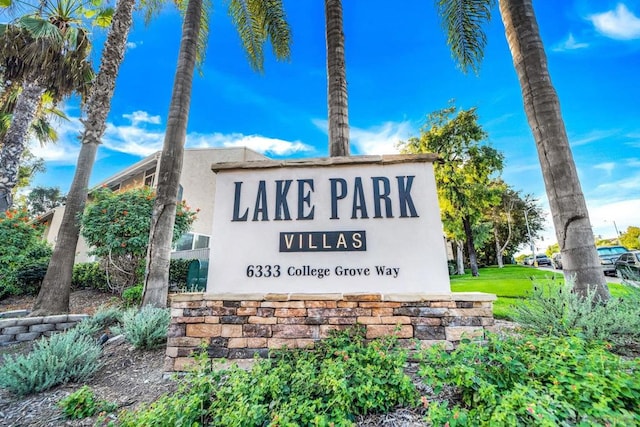 view of community / neighborhood sign