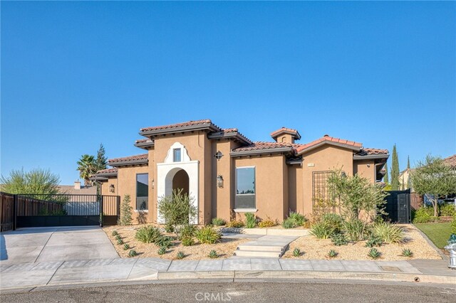 view of mediterranean / spanish-style house