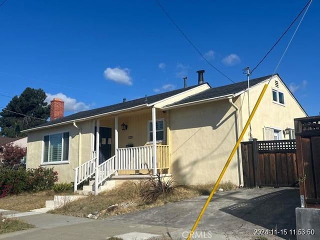 view of front of home