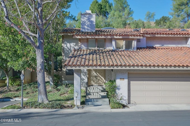 view of front facade featuring a garage