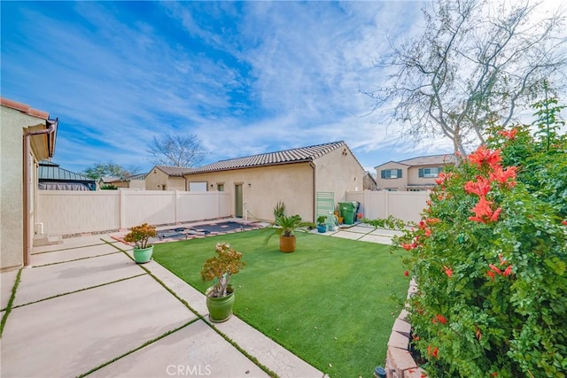 view of yard featuring a patio