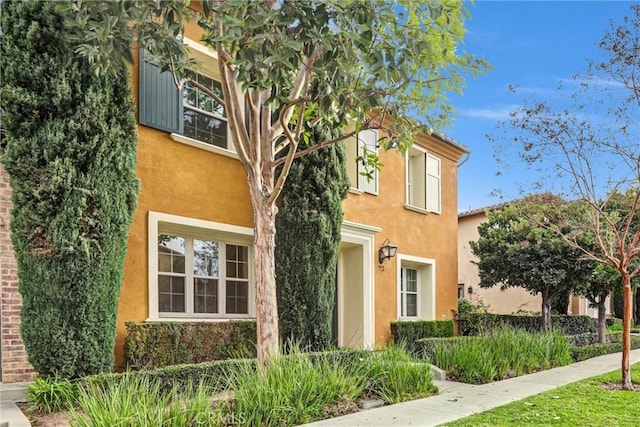 view of mediterranean / spanish-style house